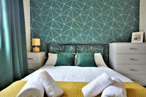 Manchester Townhouse By Bevolve - 4 Bedrooms - Free Parking