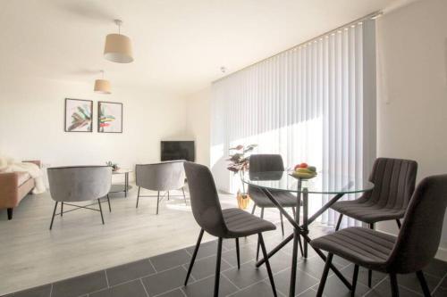 Apartamento Modern Fresh 2bd Apt Close To Centre And Uni-slps5