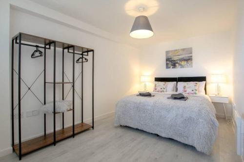 Apartamento Modern Fresh 2bd Apt Close To Centre And Uni-slps5