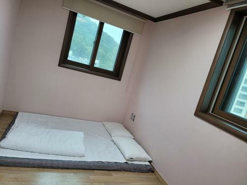 Geoje Sukwong Two Floors House
