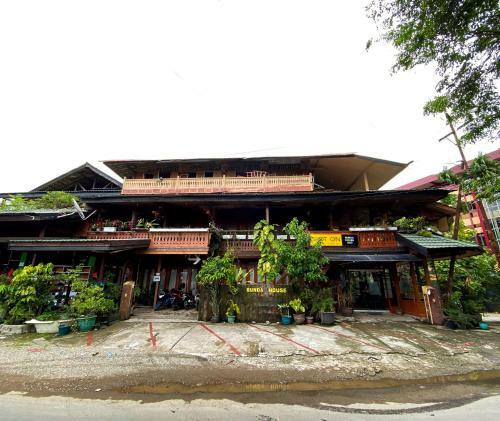 Hotel Spot On 2537 Bunda House