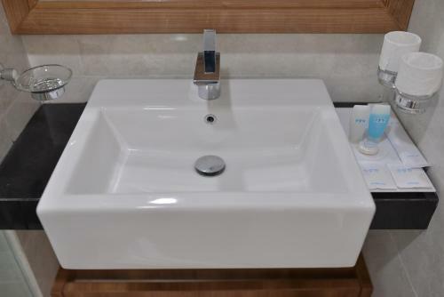 Ocean Beach Hotel Padang