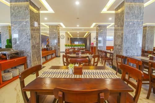 Ocean Beach Hotel Padang