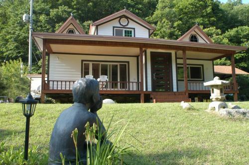 Anna House Valley Pension