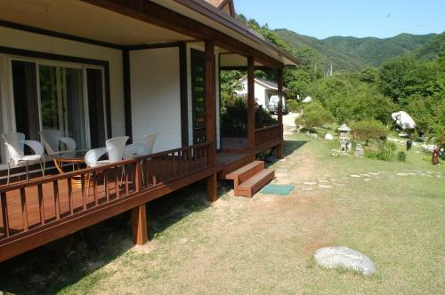 Anna House Valley Pension
