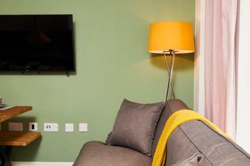 Exquisite 5 Bedroom Manchester House Sleeps8 Wparking