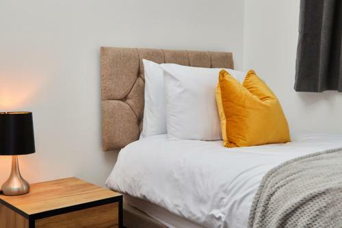 Exquisite 5 Bedroom Manchester House Sleeps8 Wparking