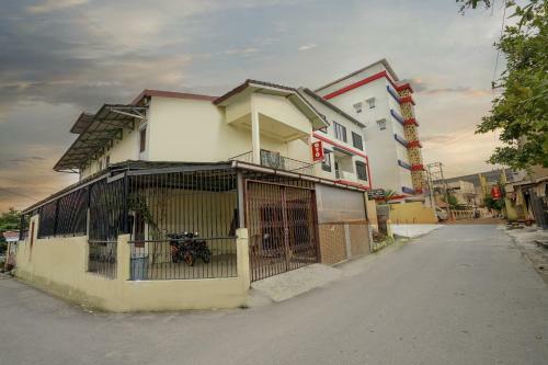 Hotel Oyo 2502 Triantama Kost