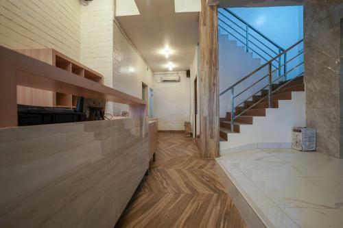 Hotel Reddoorz Plus At Jalan Veteran Palembang