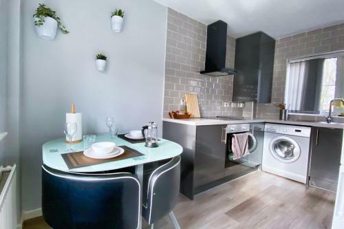 Modern House, Spacious Garden, With Netflix, City Center