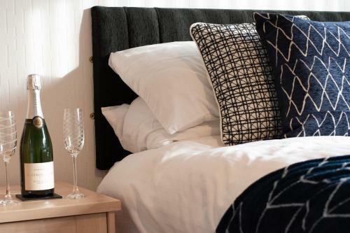 Ideal Home Away At Peveril