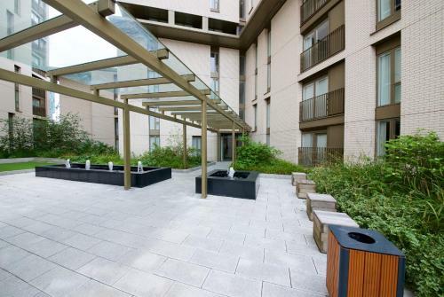 Deluxe 2 Bed 2 Bath Spacious City Centre Apartment