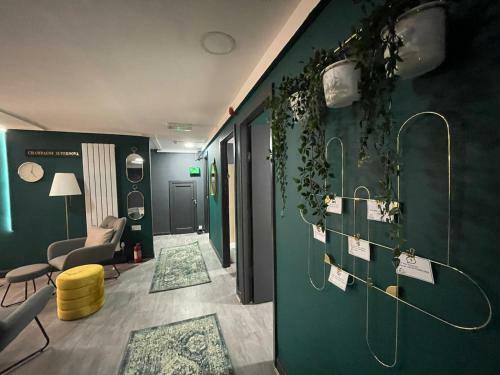 Lovely Party House - Centrally Located
