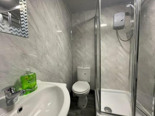 Lovely Party House - Centrally Located