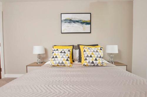 Stunning Apartment - Private Parking - Stadium Views