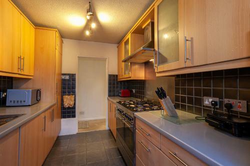 Cosy One Bed Apartment - Close To Cc