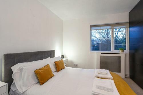 Cosy One Bed Apartment - Close To Cc