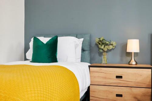 Stunning 5 Bed House In Manchester Sleeps8 Wparking