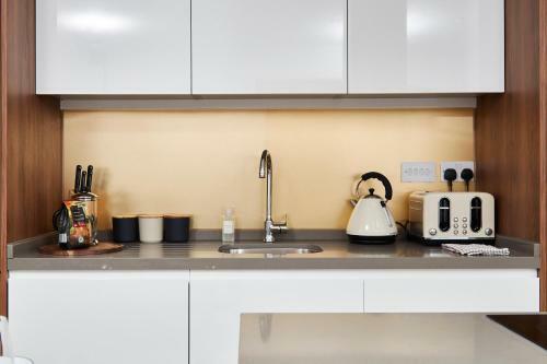 Stunning 5 Bed House In Manchester Sleeps8 Wparking