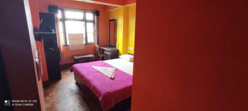 Lama Hotel & Travels