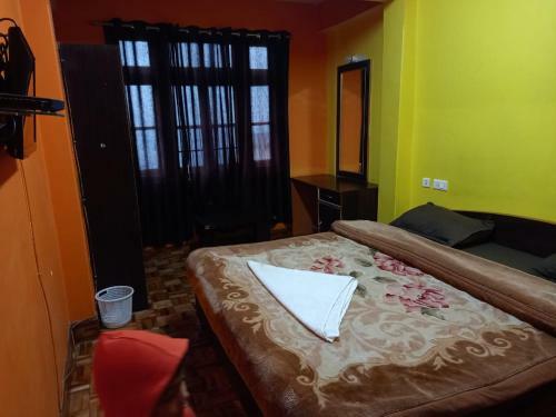 Lama Hotel & Travels
