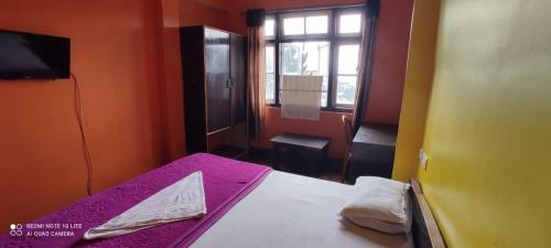 Lama Hotel & Travels