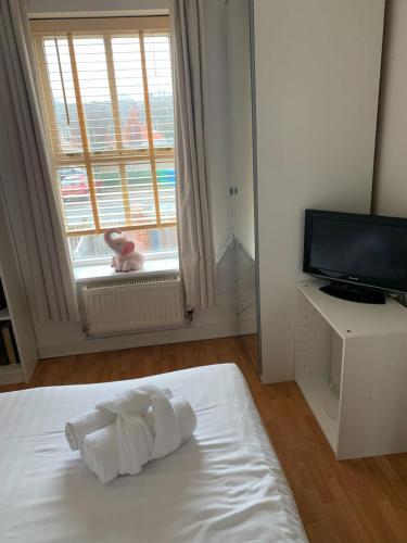 Cosy 2br House With Office & Parking!