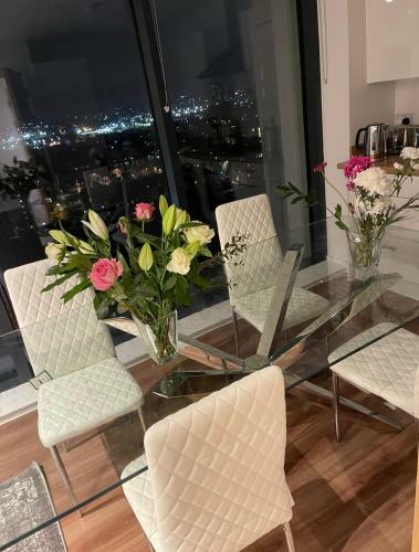 Luxury Apartment Manchester With Balcony Views