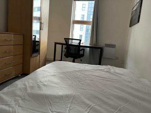 Private Double Bedroom In City Centre Area