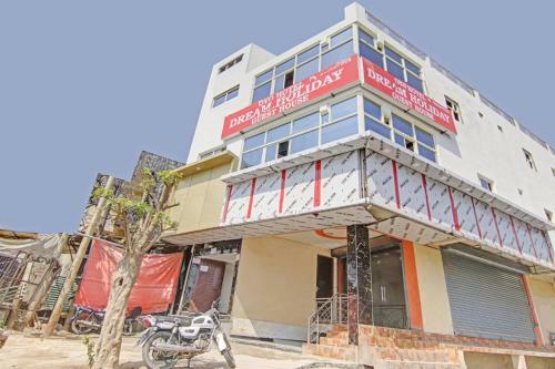 Hotel Oyo 87416 Dream Holiday