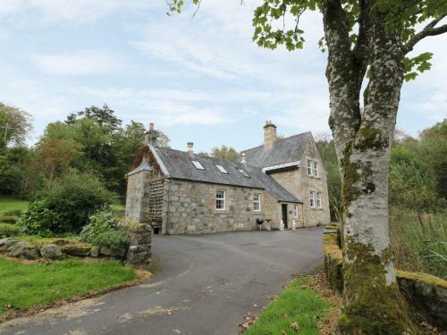 Cloncaird Castle Estate Cottages