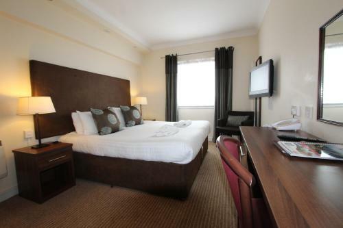Cairn Hotel