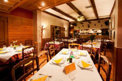 Hotel H�tel Restaurant Les Aliz�s