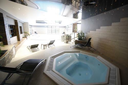 Hotel H�tel Restaurant Les Aliz�s