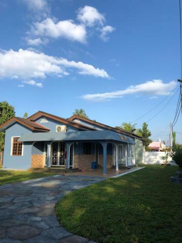 Villa Ungu Homestay