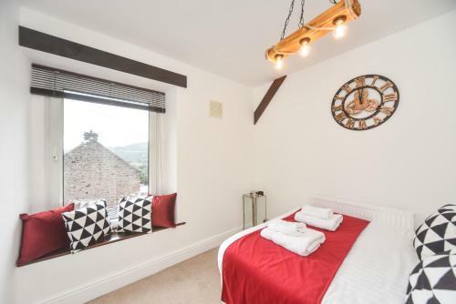 Castle View Cottage, A Charming Three-bedroom Cottage Matlock