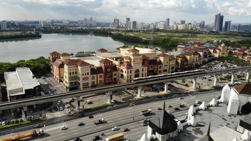 Apartamento No.4 The Cave @ Puchong Skypod Residence