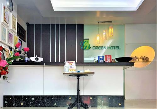 Green Hotel