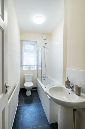 Apartamento Rotheram House - 4 Individual Beds Workstays Uk