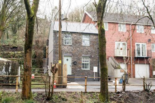 Lodge Ash Cottage