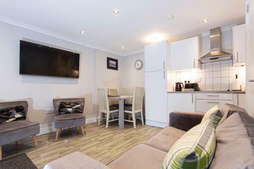 Lodge Ash Cottage