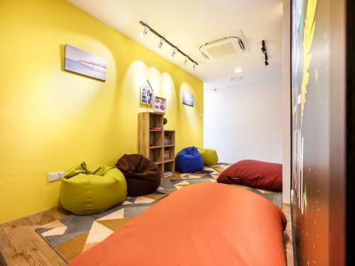 Spot On 90394 Jom Hotel