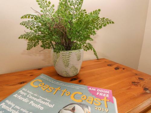 4 Honeyborough Farm Cottages