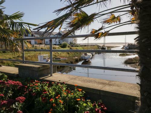 Trinity House Holiday Apartments - Trinity One