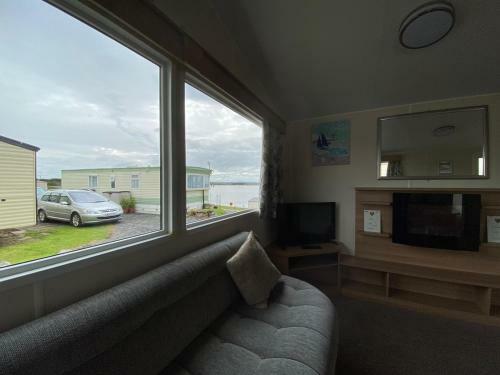 Holiday In Caravan