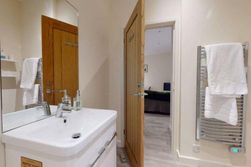 Peashell Farm Apartments - The Highlander