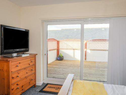 Coastal Cafe Apartment