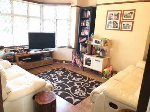 Beautiful House With Excellent Transport Links