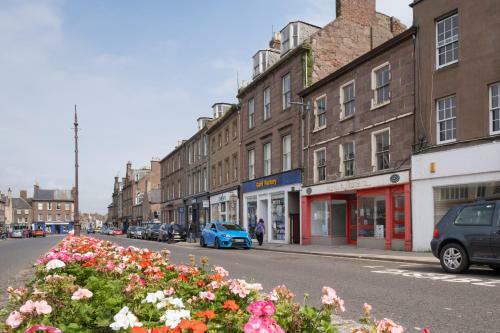 Townhouse Apartments Montrose