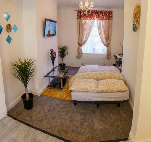 King Bed Premium Luxury Suite + Free Parking + Free Fast Wifi